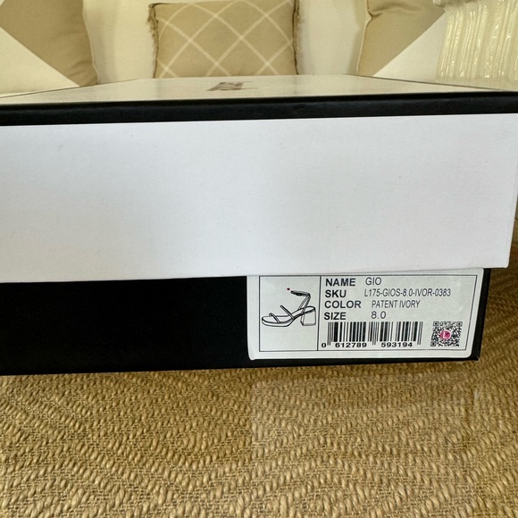 LARROUDÉ Gio Sandal In Ivory Patent Leather - Picture 7 of 9